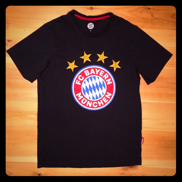 Bayern Munich Other - 💥SOLD💥 Official Bayern Munich Munchen mens tee shirt